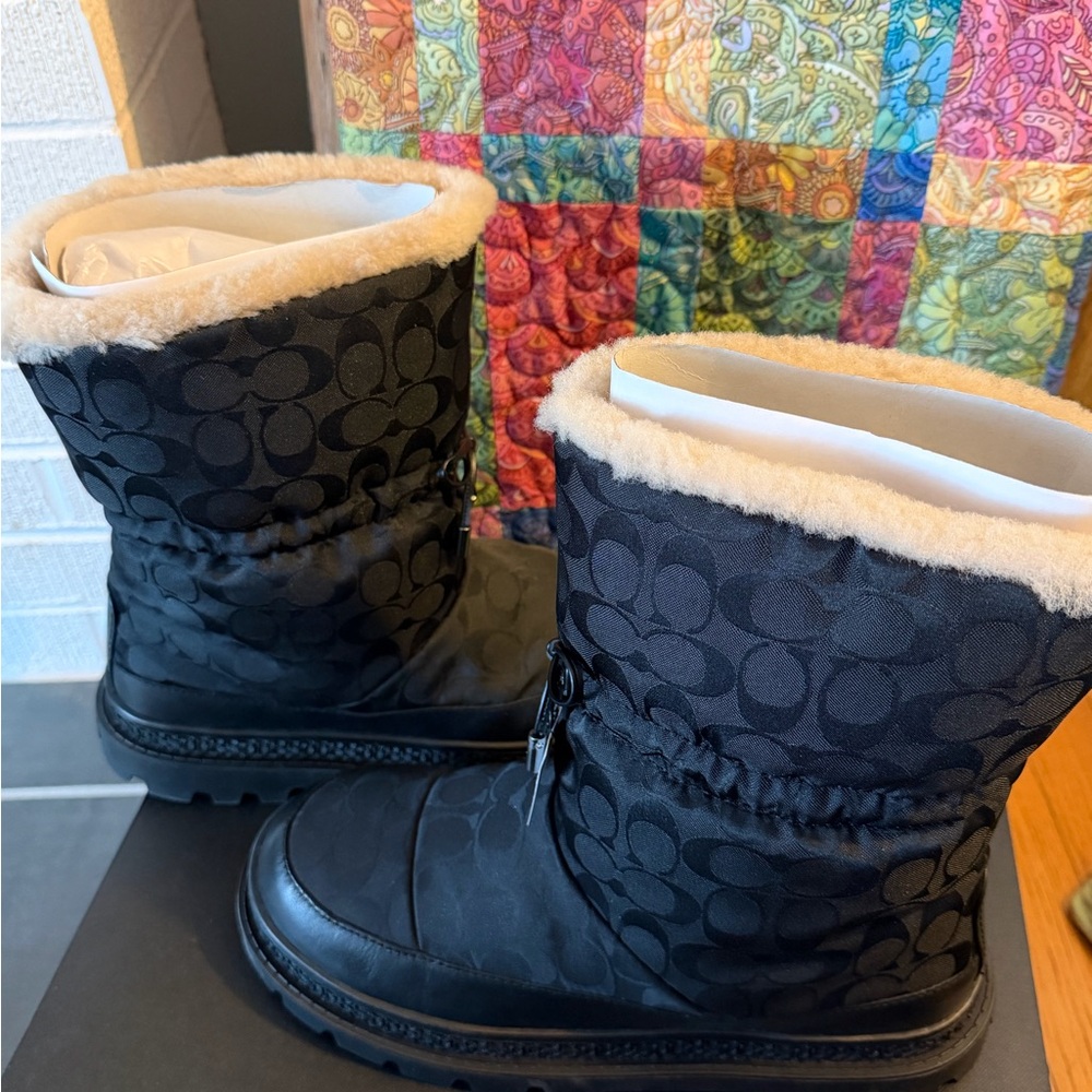 Coach Black and Cream Winter Boots - Picture 5 of 6